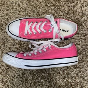 Converse size 7